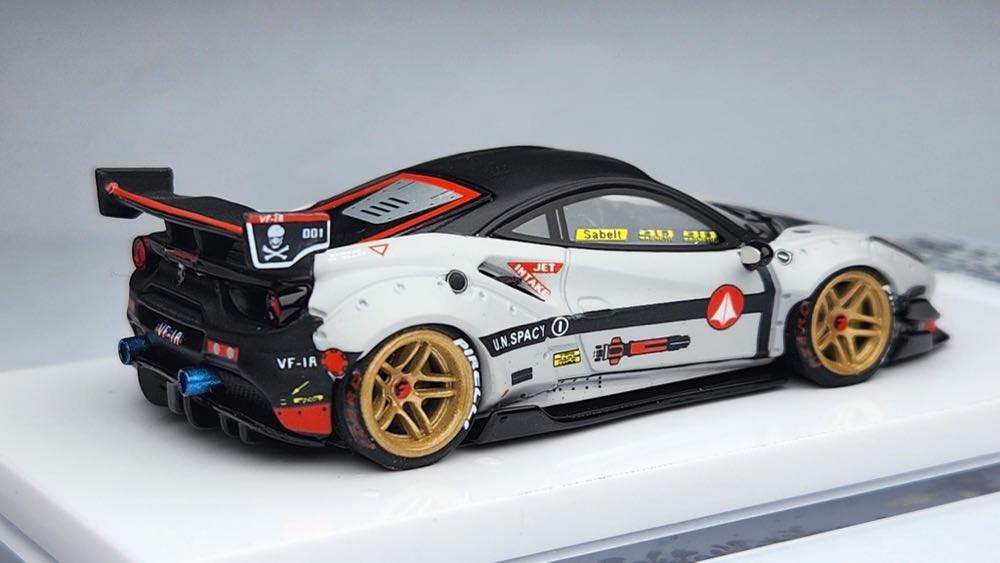 Ferrari 488 GTB Macross VF-1S Red LB Performance. VL03B25. 1 of 50 pcs. - Veloce (Macross) action figure collectible [Barcode 4891295386513] - Main Image 3