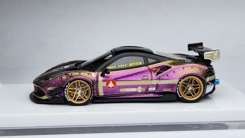Ferrari 488 GTB - Veloce (Macross VF-1S) action figure collectible [Barcode 4891295386513] - Main Image 2