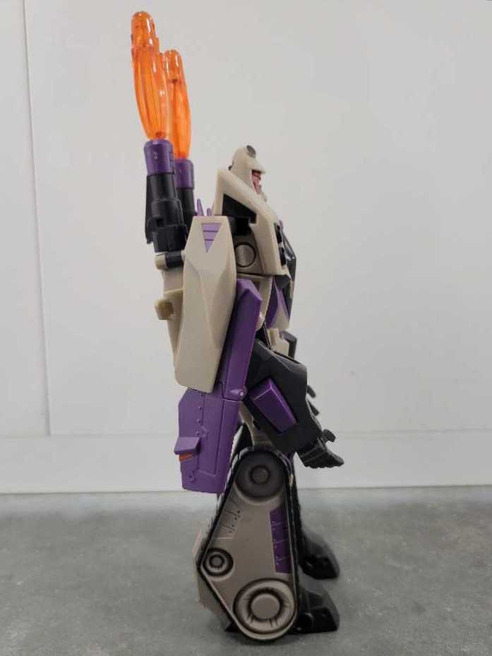 Blitzwing - Hasbro (Animated) action figure collectible - Main Image 3