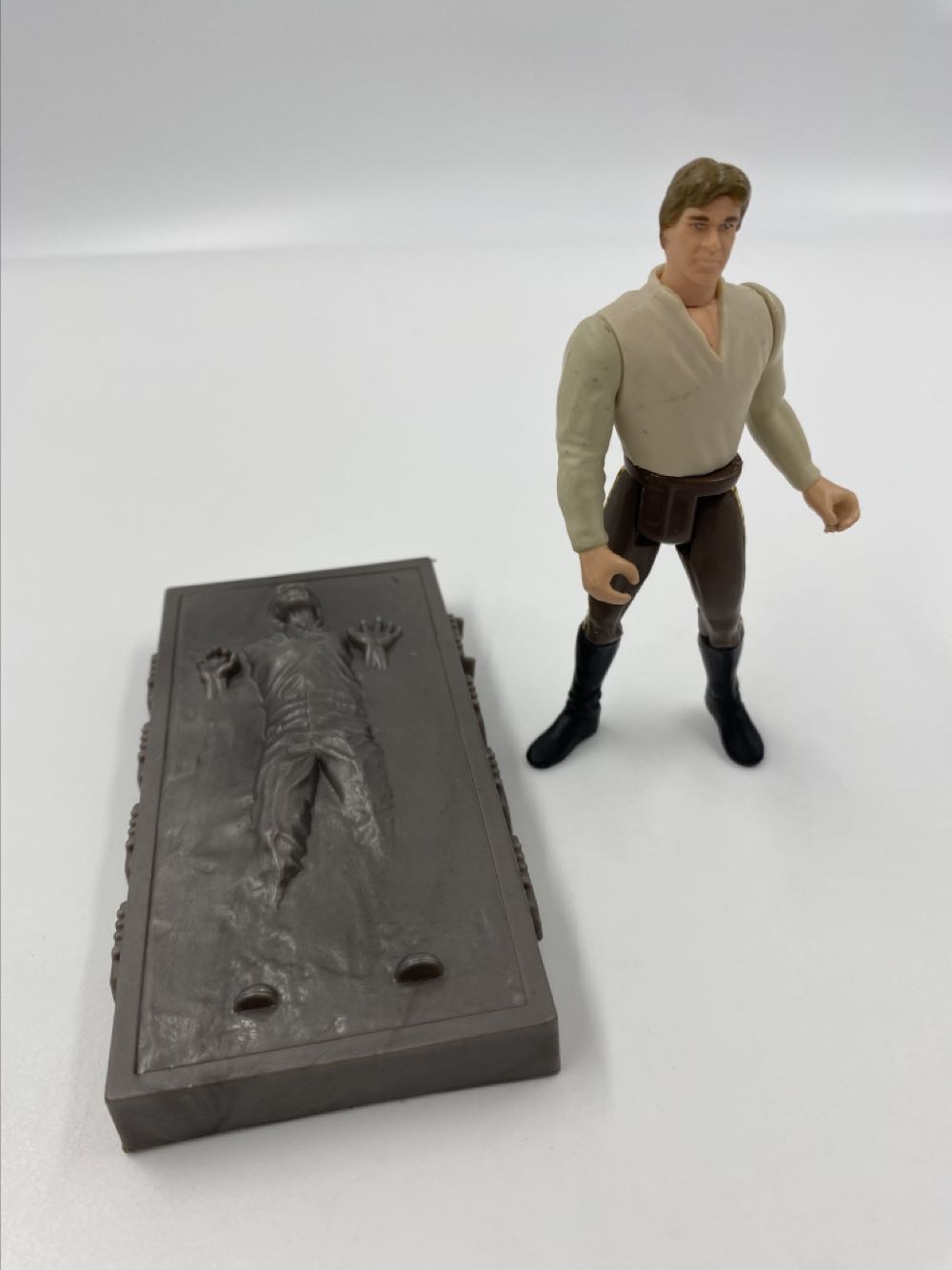 Star Wars: Han Solo (In Carbonite) - Kenner (Power of The Force 2) action figure collectible - Main Image 2