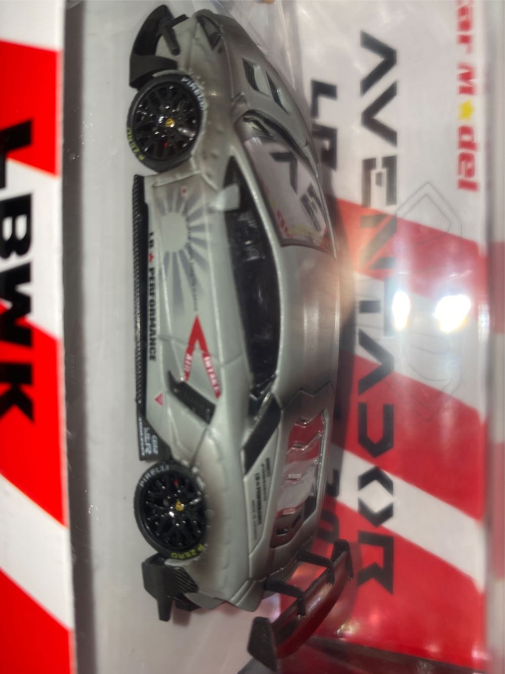 Lamborghini Aventador LP700-4 2.0 - Star Model (LV) action figure collectible - Main Image 3