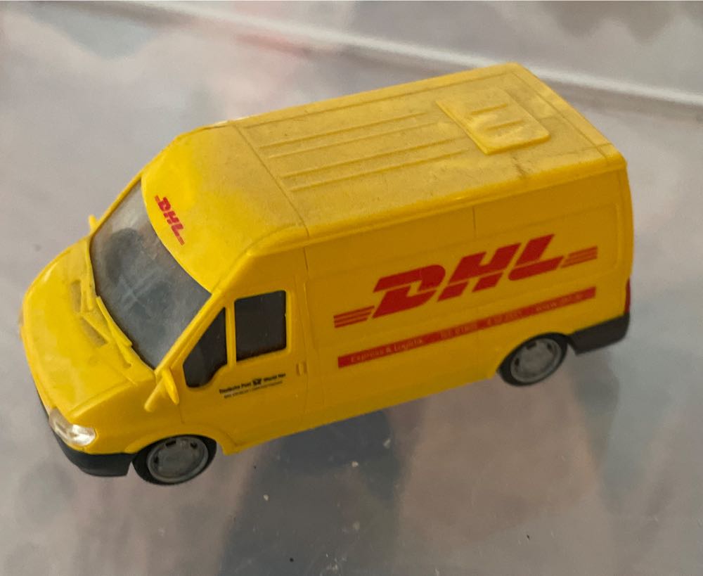DHL Bus  action figure collectible - Main Image 2