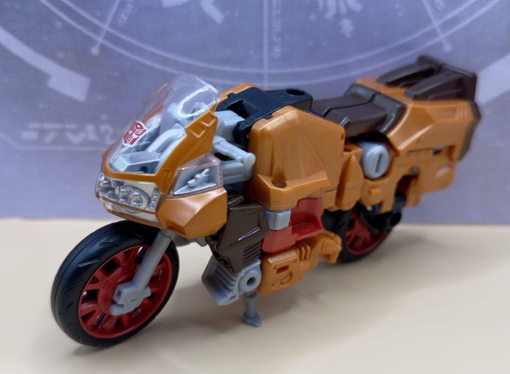 Wreck Gar - Takara Tomy (Transformers Power Of The Primes) action figure collectible [Barcode 5010993519392] - Main Image 2