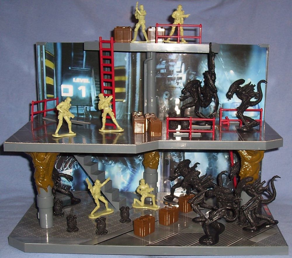 Treehouse Kids Aliens Deluxe Playset Complete Thk  action figure collectible [Barcode 832955002002] - Main Image 2