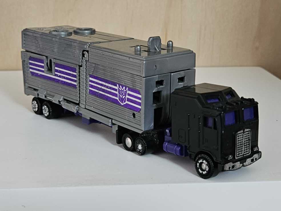 G1 Motormaster  action figure collectible [Barcode 5010995020865] - Main Image 2