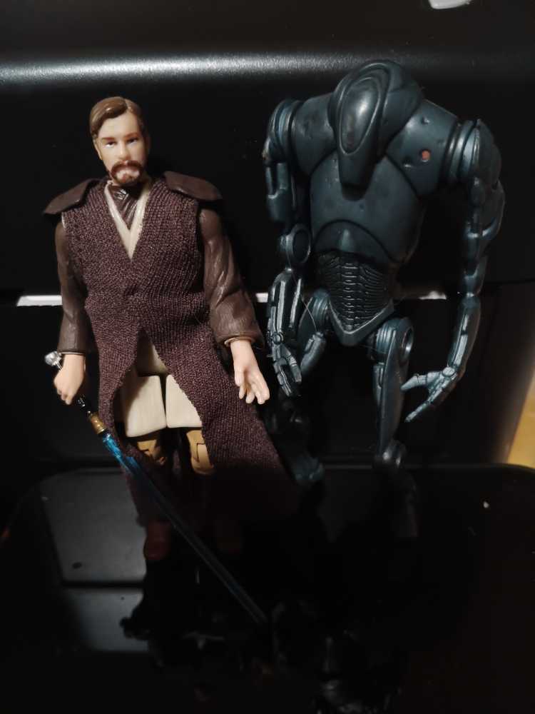 Obi-Wan Kenobi & Super Battle Droid - Hasbro (Revenge Of The Sith) action figure collectible [Barcode 5010994029593] - Main Image 3