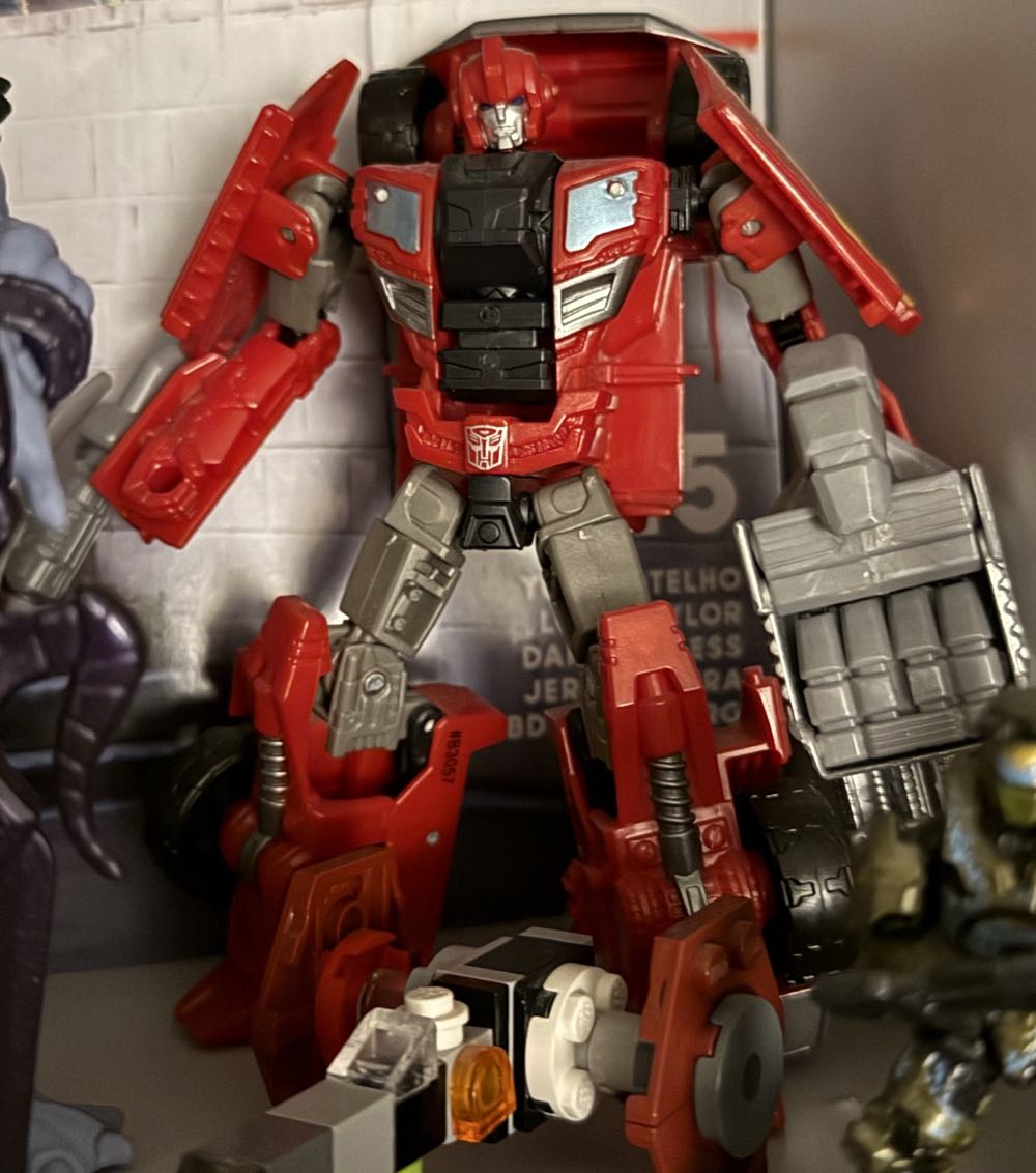 Ironhide (Transformers Combiner Wars) - Hasbro (Transformers) action figure collectible [Barcode 5010994854683] - Main Image 2