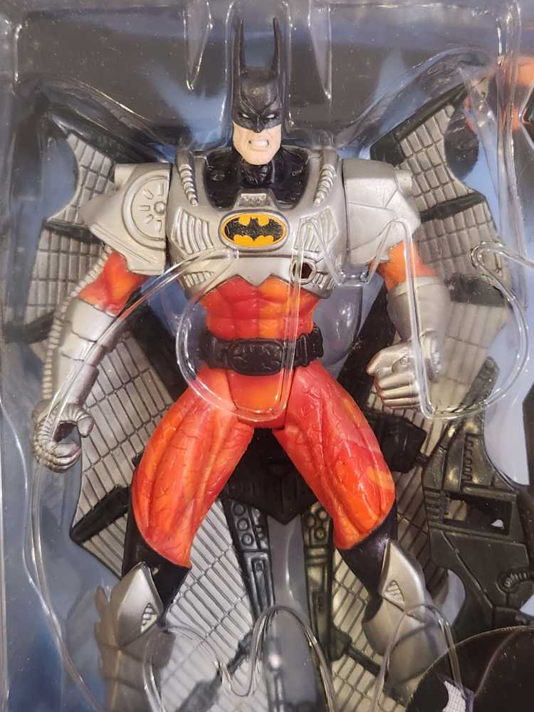Batman (Lava Fury) - Kenner (Batman: Legends of the Dark Knight) action figure collectible [Barcode 076281642475] - Main Image 3