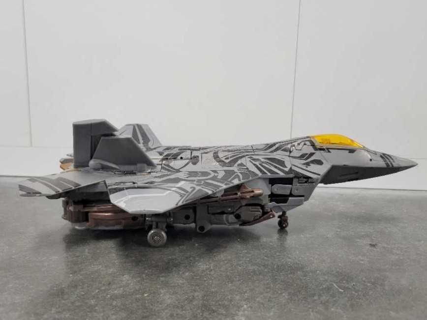 Starscream 4th Jet Mode - Hasbro (Hunt For The Decepticons) action figure collectible - Main Image 3