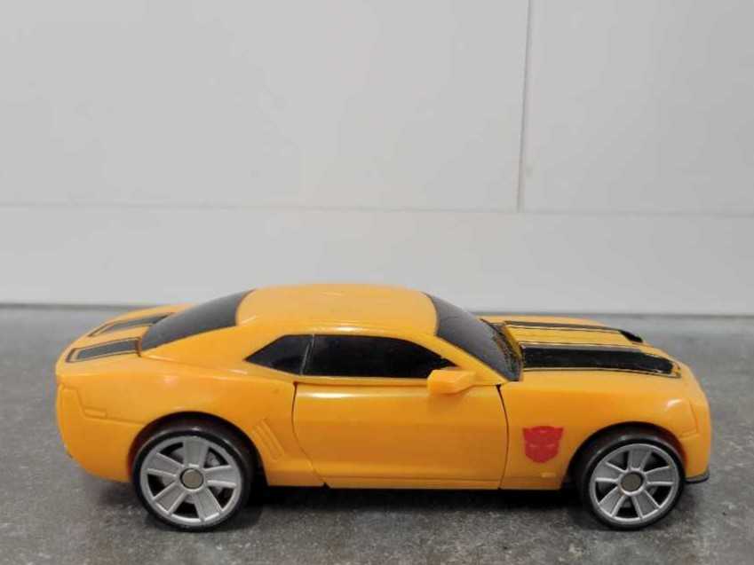Bumblebee Steath Force - Hasbro (Stealth Force) action figure collectible - Main Image 3