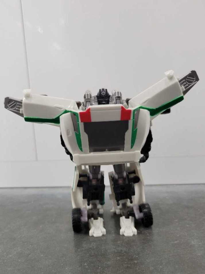 Wheeljack Robot Mode - Hasbro (Generations) action figure collectible - Main Image 4