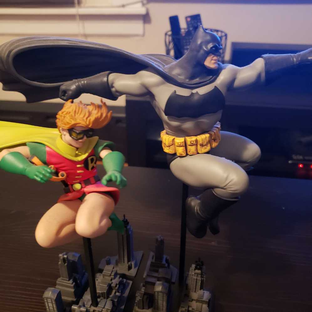 The Dark Knight Returns Batman and Robin  - Iron Studios action figure collectible - Main Image 2