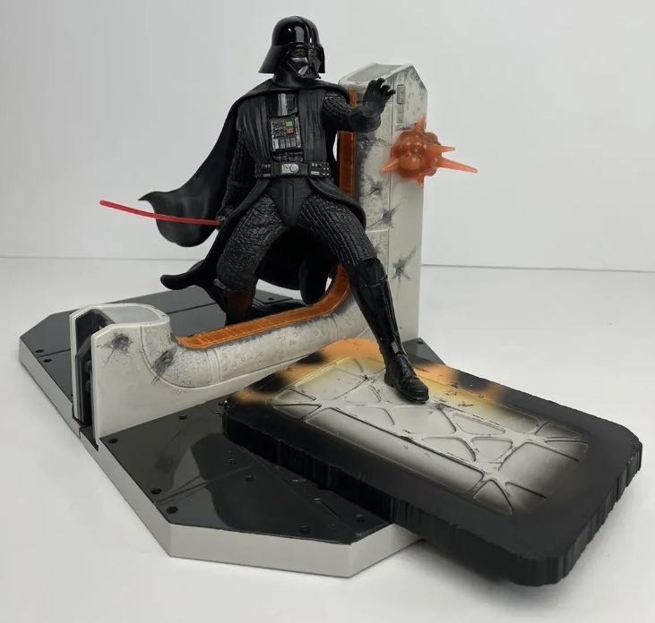 Darth Vader TBS [P3] Centerpiece #01 - Hasbro (Star Wars Episode IV: A New Hope) action figure collectible - Main Image 3