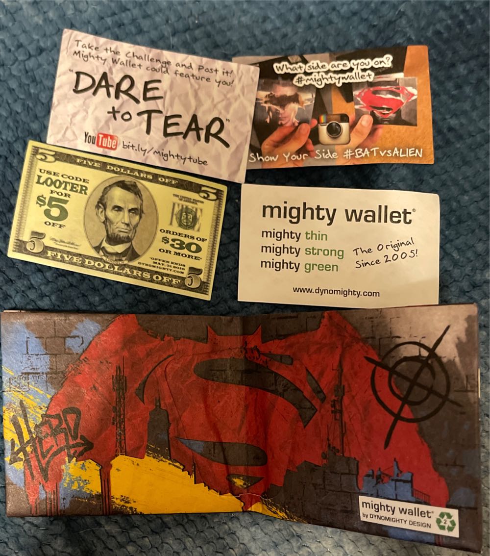 Batman Vs. Superman Wallet  action figure collectible - Main Image 2