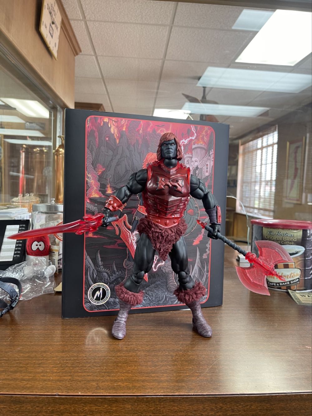 Mondo Motu Anti-Eternia He-Man - Mondo action figure collectible [Barcode 850972006902] - Main Image 2