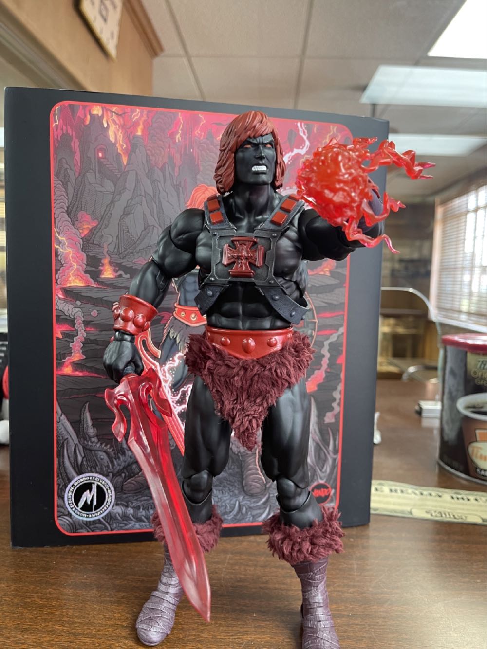 Mondo Motu Anti-Eternia He-Man - Mondo action figure collectible [Barcode 850972006902] - Main Image 3