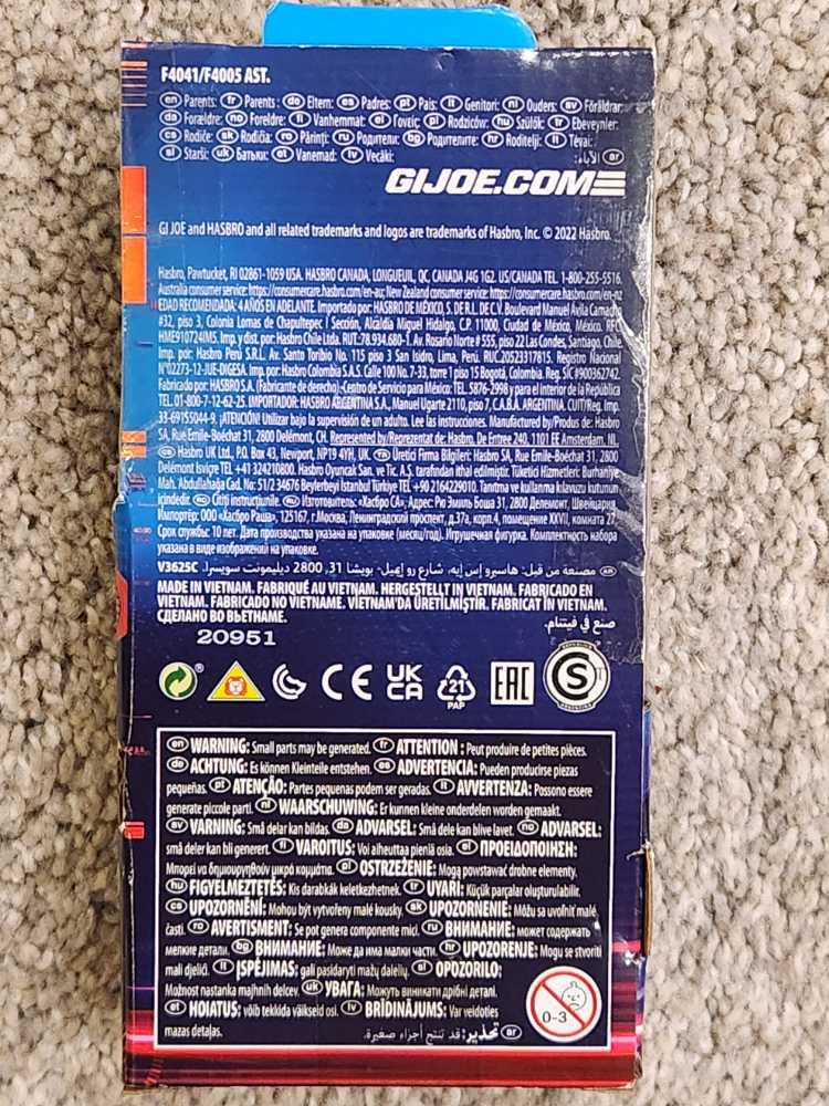 Authentics : Destro - Hasbro (G.I. Joe) action figure collectible [Barcode 5010993936786] - Main Image 2