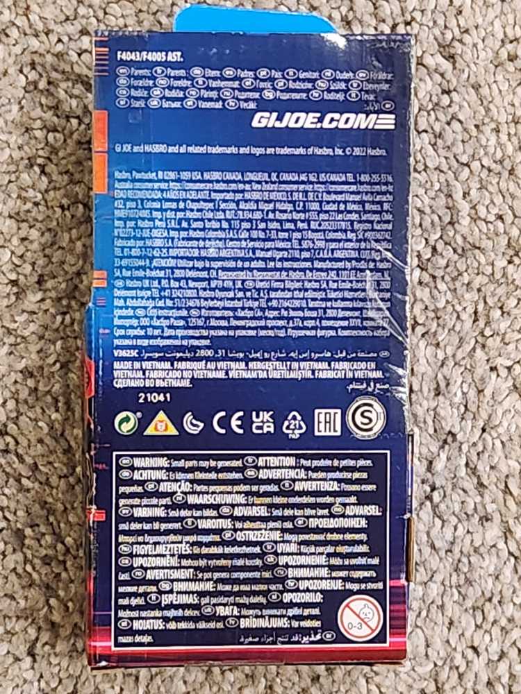 Authentics : Baroness - Hasbro (G.I. Joe) action figure collectible [Barcode 5010993936809] - Main Image 2