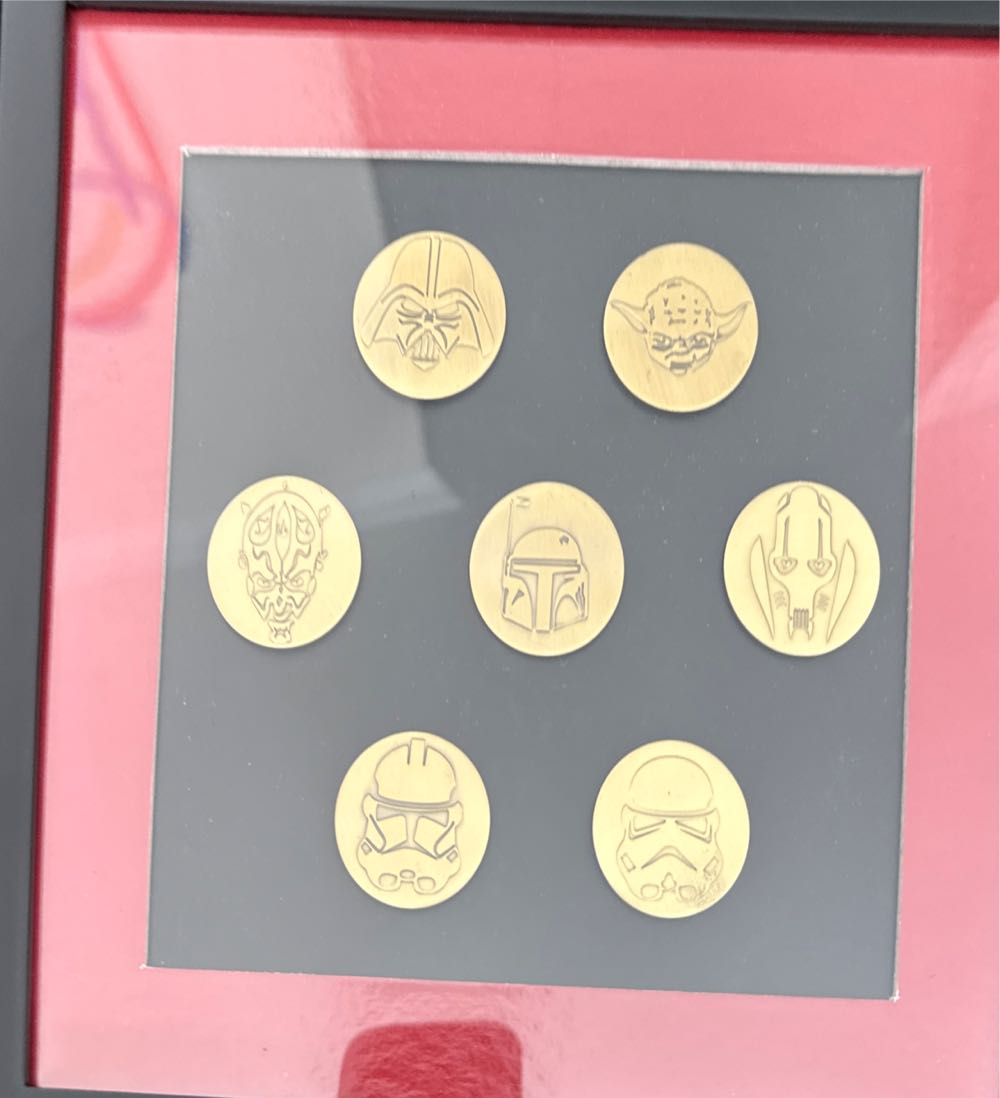 Star Wars Saga Etched Badges  action figure collectible - Main Image 2