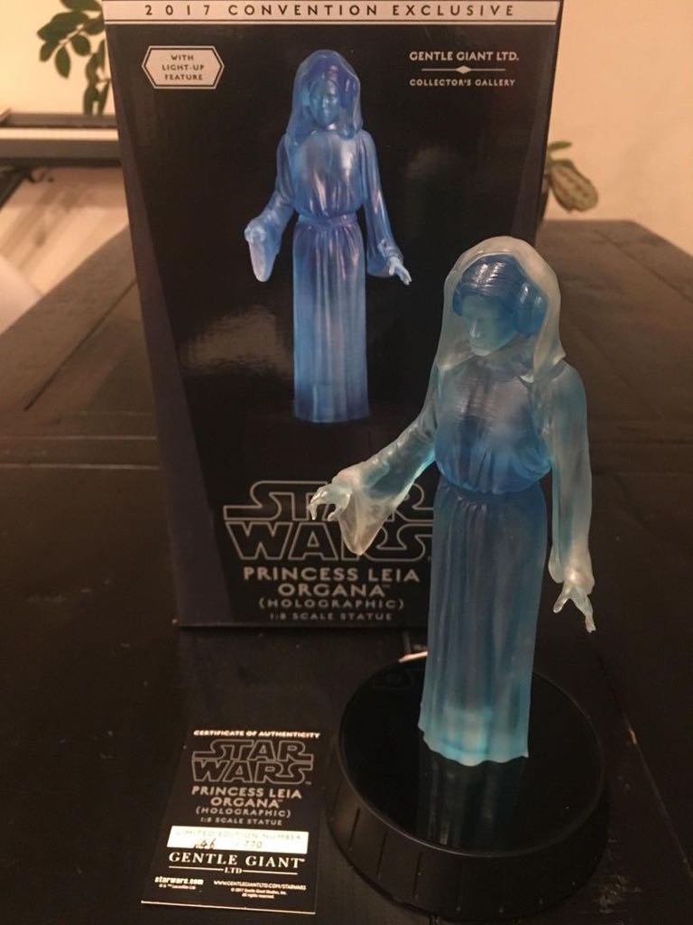 Star Wars Princess Leia Organa, Holographic 1:8 Scale Statue - Gentle Giant 2017 Convention Exclusive - Gentle Giant Ltd. action figure collectible [Barcode 814176022281] - Main Image 2