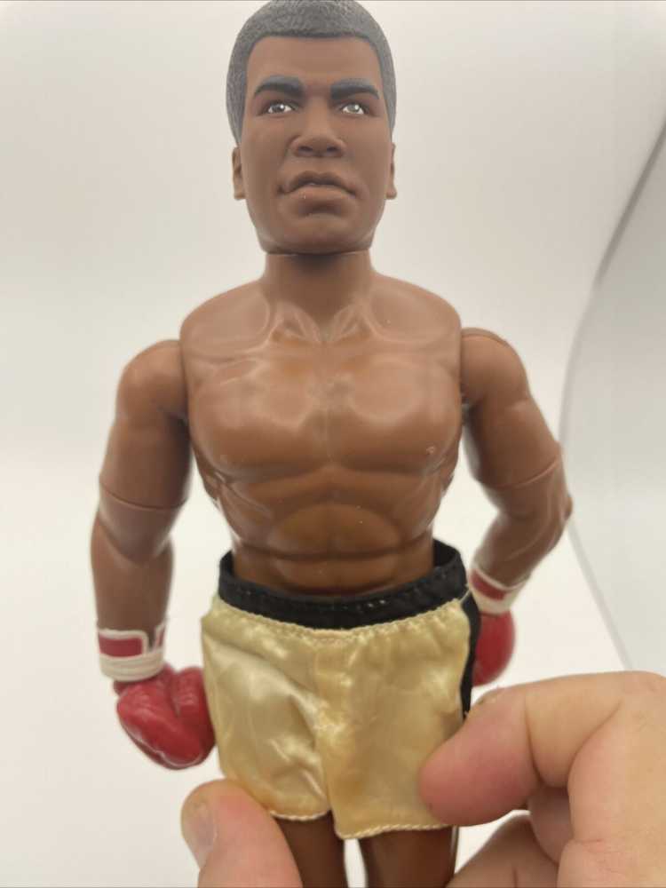 Muhammad Ali Loose 12 Inch VINTAGE Rare 1992 Hasbro Boxing Action Figure Doll (Loose, No Robe) - Hasbro action figure collectible - Main Image 2