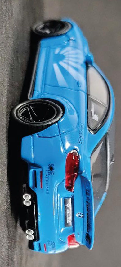 BMW M4 - Mini GT (Zero Fighter) action figure collectible [Barcode 4895183679978] - Main Image 2