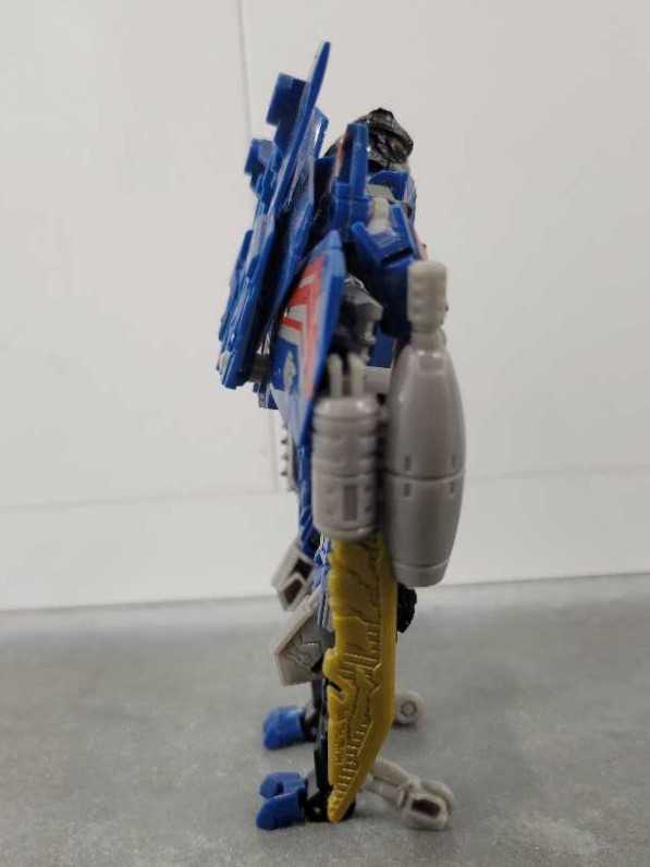 Thundercracker 2nd Robot Mode  - Hasbro (Dark Of The Moon) action figure collectible - Main Image 3