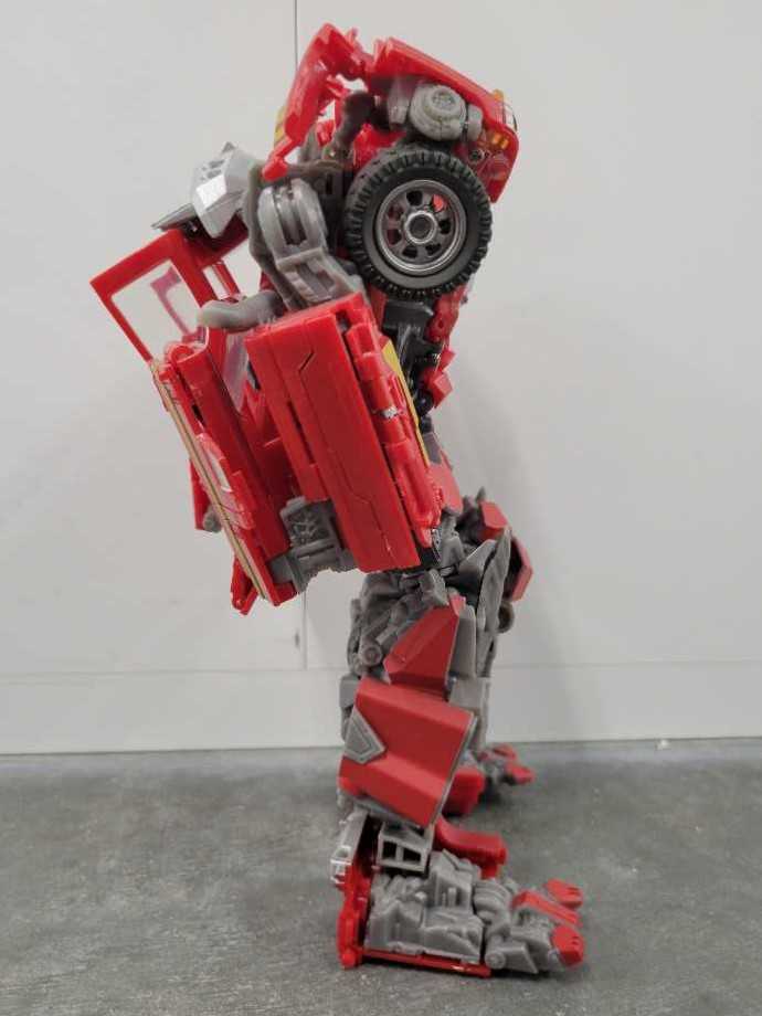 Ironhide Leader - Hasbro (Generations GDO) action figure collectible - Main Image 3