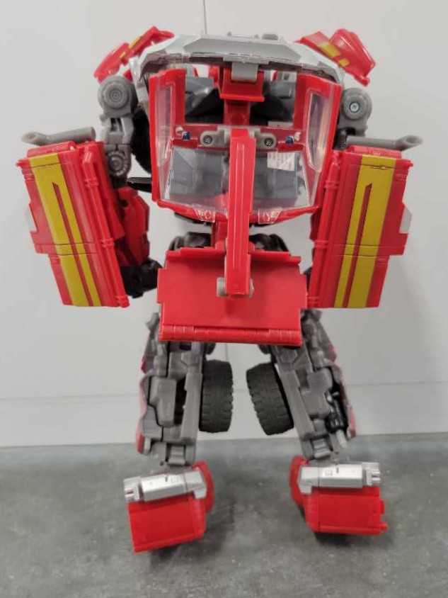 Ironhide Leader - Hasbro (Generations GDO) action figure collectible - Main Image 4