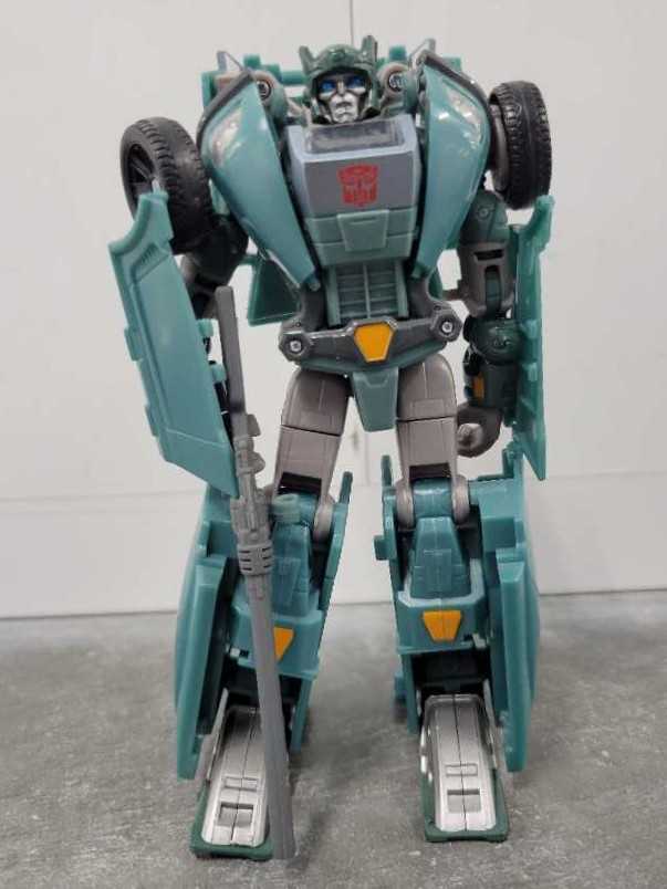 Kup Sergeant 2nd Robot Mode - Hasbro (Generations) action figure collectible - Main Image 2