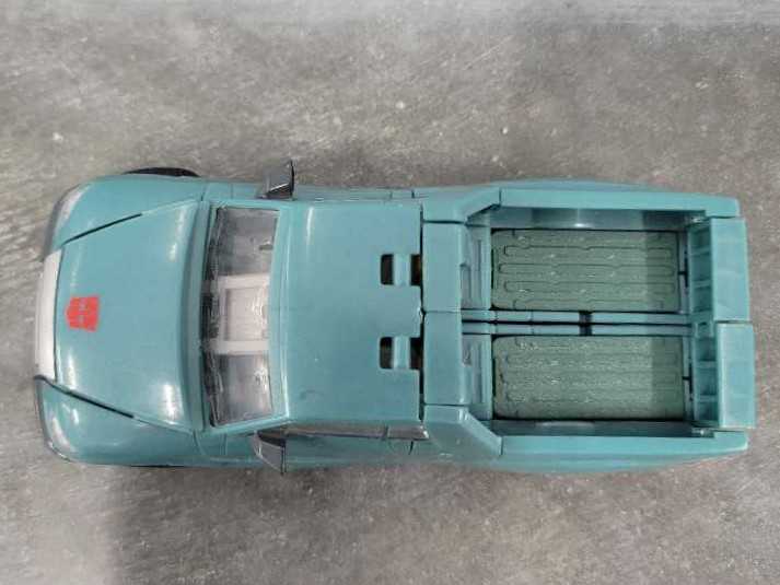 Kup Sergeant 3rd Vehicle Mode - Hasbro (Generations) action figure collectible - Main Image 2