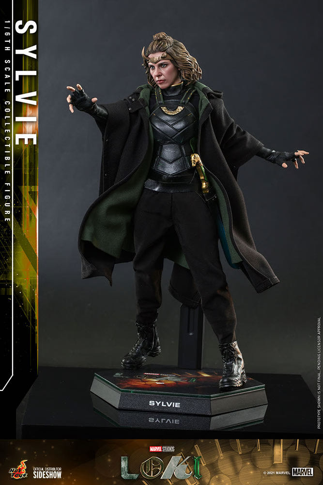 Hot Toys TMS 062 Loki Sylvie - Hot Toys (Sylvie) action figure collectible - Main Image 3
