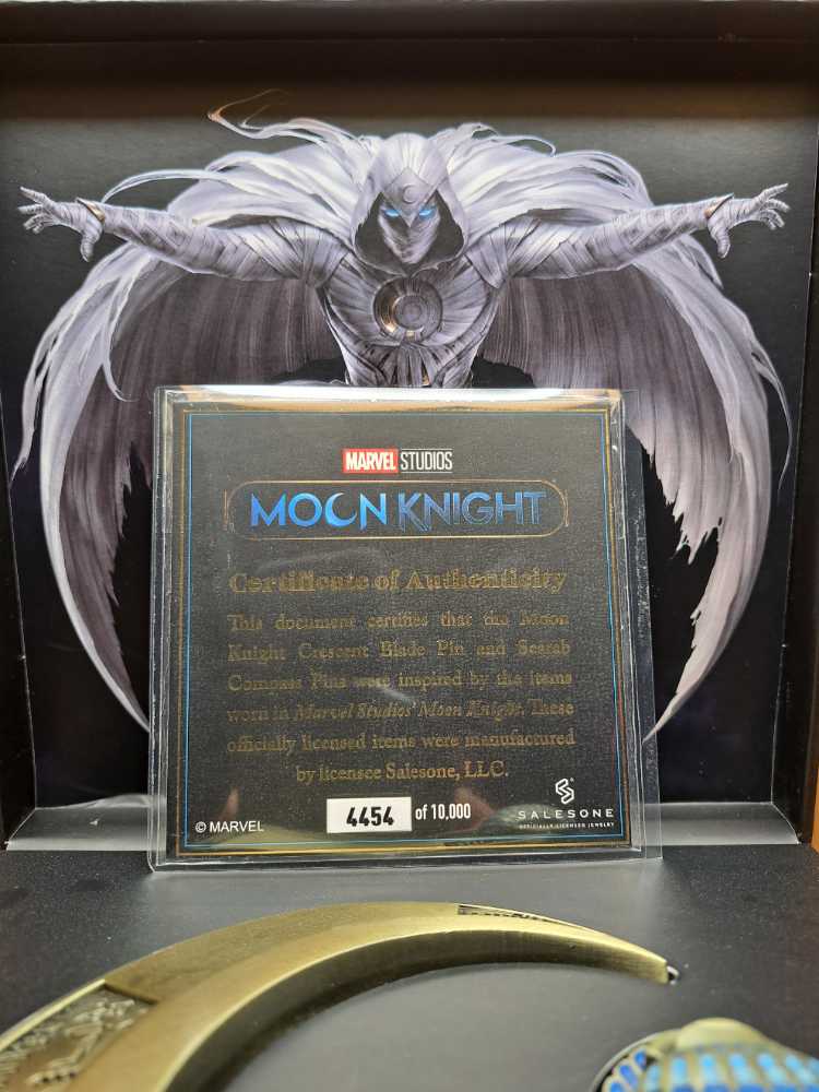 Salestone Moon Knight - Crescent Blade and Scarab Compass Pin Replica 5366 Of 10,000 GameStop Exclusive  - Salesone (Prop Replica) action figure collectible [Barcode 810039219836] - Main Image 2