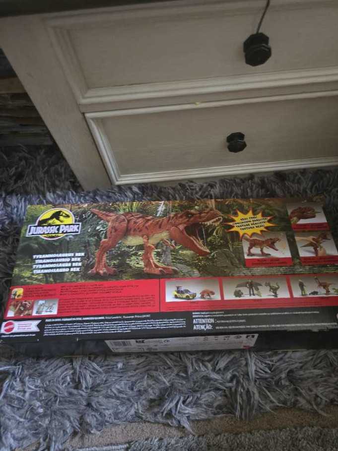 JW Legacy Collection: ‘93 Classic Electronic Real Feel Tyrannosaurus Rex - Mattel (Jurassic World: Legacy Collection) action figure collectible [Barcode 194735115587] - Main Image 2