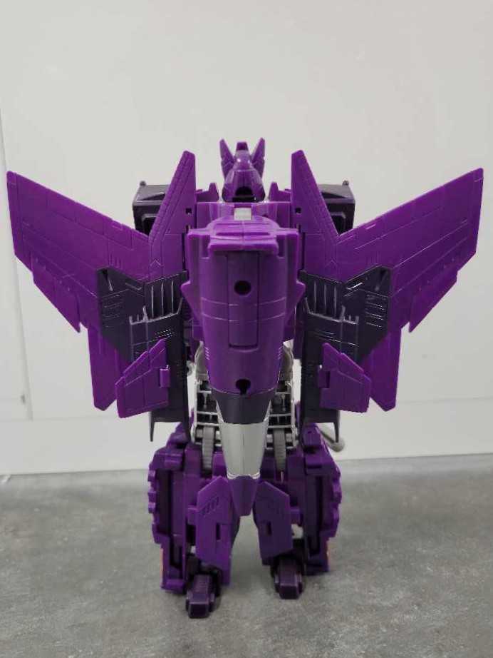 Cyclonus Robot Mode - Hasbro (Combiner Wars) action figure collectible - Main Image 4
