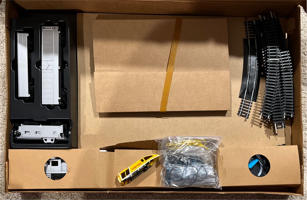 Transformers Electric Train Battle Set HO Scale - Tyco (Transformers Electric Racing) action figure collectible [Barcode 043302074300] - Main Image 2