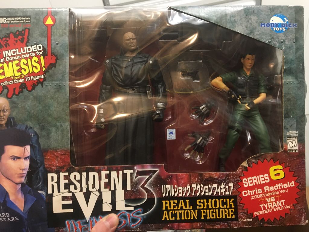 Chris Redfield (CODE:Veronica) Vs Tyrant (RE2) - Moby Dick Toys (Resident Evil) action figure collectible [Barcode 693904410060] - Main Image 1