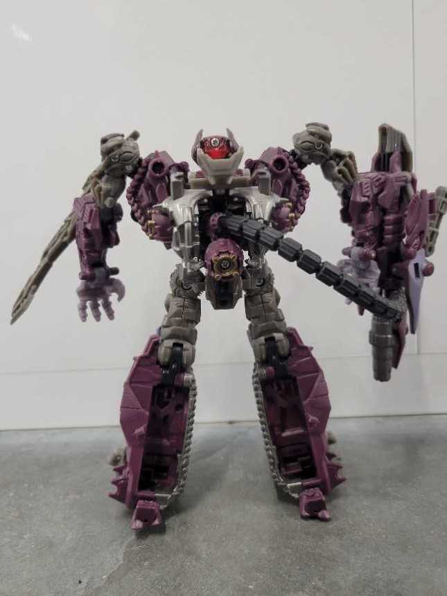 Shockwave Robot Mode - Hasbro (Dark Of The Moon) action figure collectible - Main Image 4