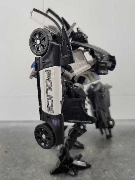 Barricade  - Hasbro (Dark Of The Moon) action figure collectible - Main Image 3