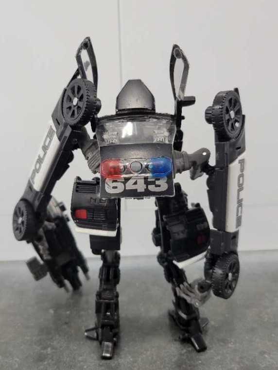 Barricade  - Hasbro (Dark Of The Moon) action figure collectible - Main Image 4