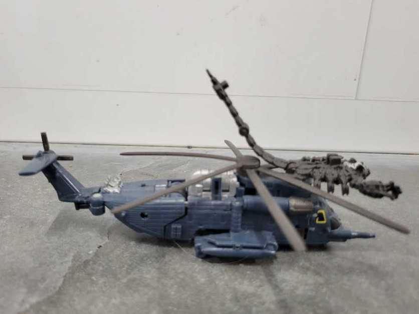 Blackout With Scorponok Cyberverse Vehicle Mode  - Hasbro (Dark Of The Moon) action figure collectible - Main Image 3