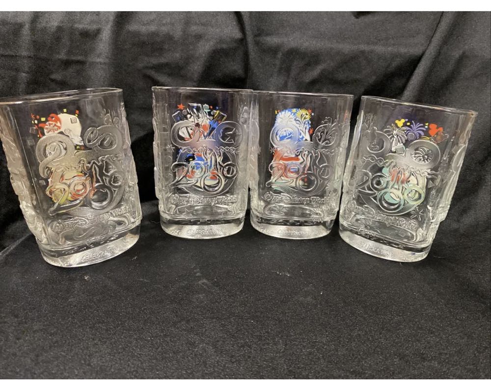 Walt Disney World 2000 Commemorative Glasses - McDonald’s (Walt Disney World 2000) action figure collectible - Main Image 2
