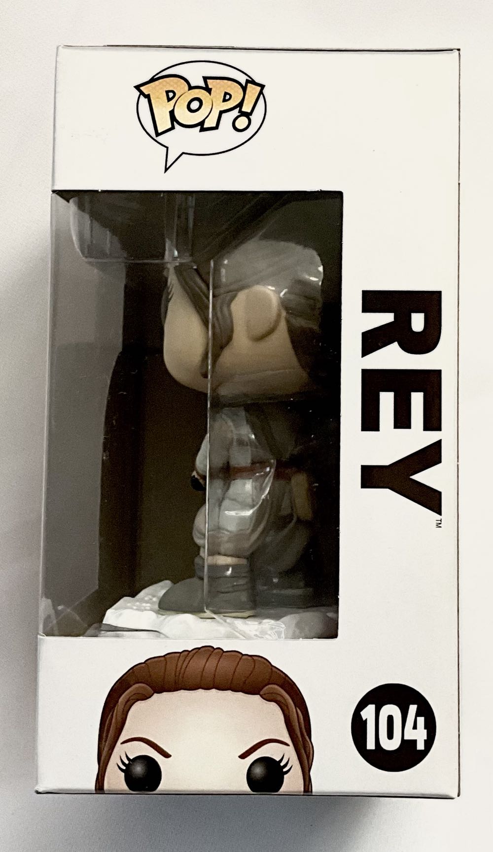 #104 Rey  (Funko Pop!) action figure collectible [Barcode 849803096182] - Main Image 4