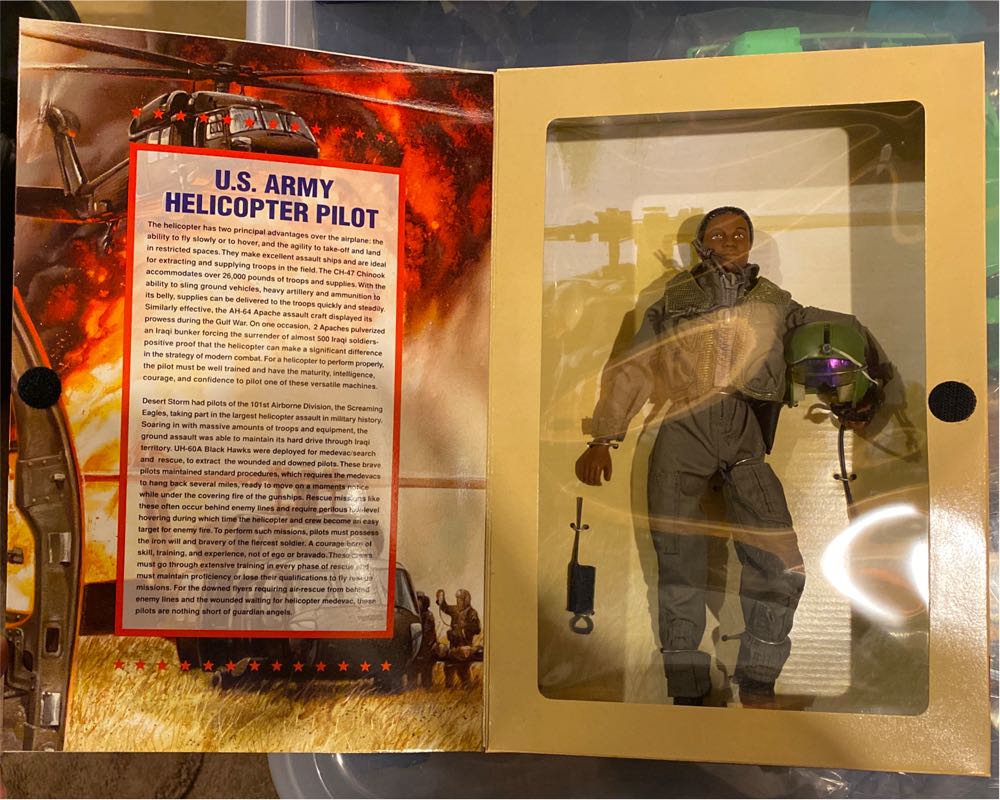 G.I. Jane (U.S. Army Helicopter Pilot) - Kenner (G.I. Joe) action figure collectible [Barcode 076281813868] - Main Image 3