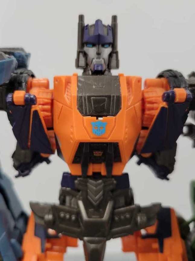 Runination - Hasbro (Generations War For Cybertron) action figure collectible - Main Image 1
