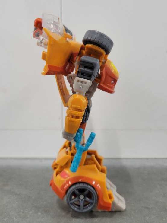 Wheelie Toys"R"Us Robot Mode - Hasbro (Generations GDO) action figure collectible - Main Image 3