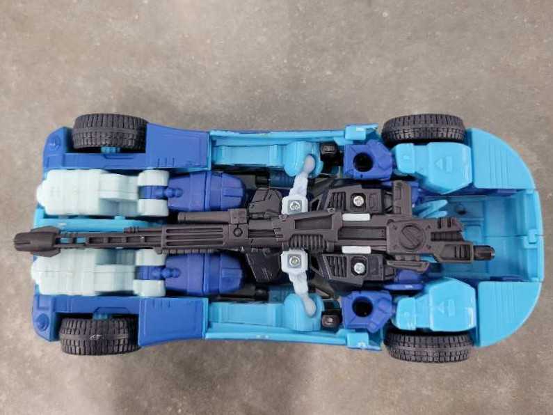Blurr Vehicle Mode  - Hasbro (Generations) action figure collectible - Main Image 4