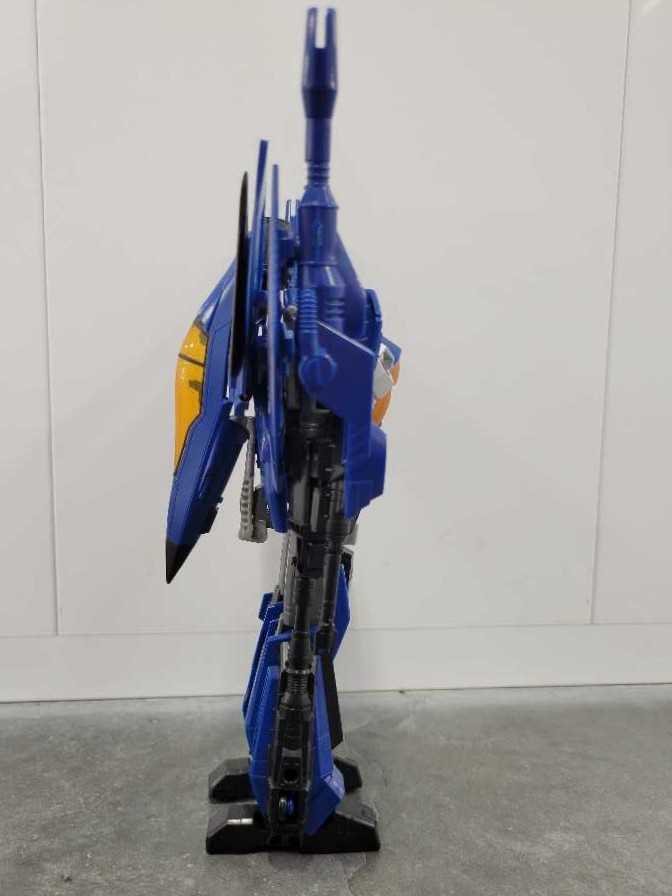 Thundercracker Robot Mode - Hasbro (Combiner Wars) action figure collectible - Main Image 3