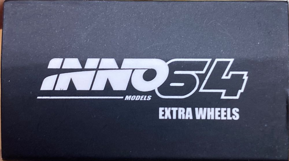 Rays Te37 White Comes W Wheel Stand & Stickers Tarmac Works Accessories - Tarmac (Rays) action figure collectible [Barcode 9680015713426] - Main Image 2