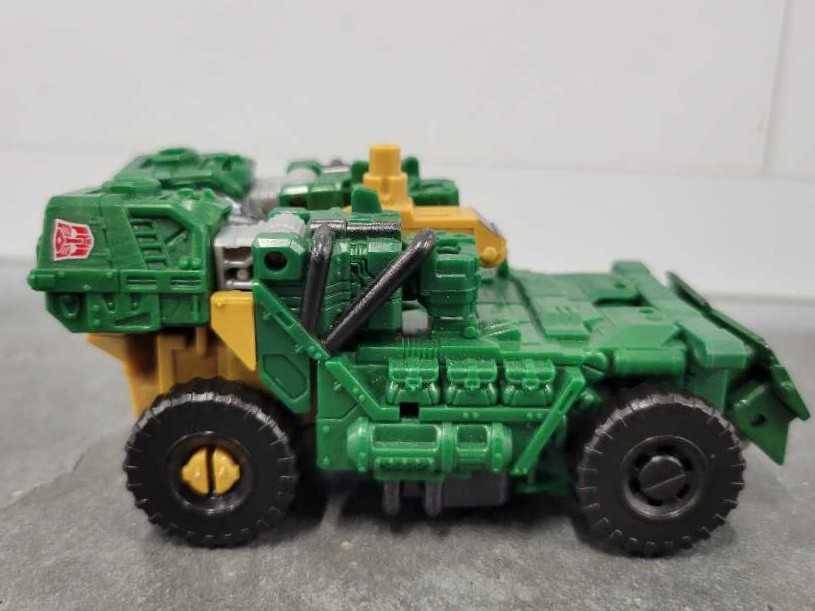 Brawn - Hasbro (Combiner Wars) action figure collectible - Main Image 3